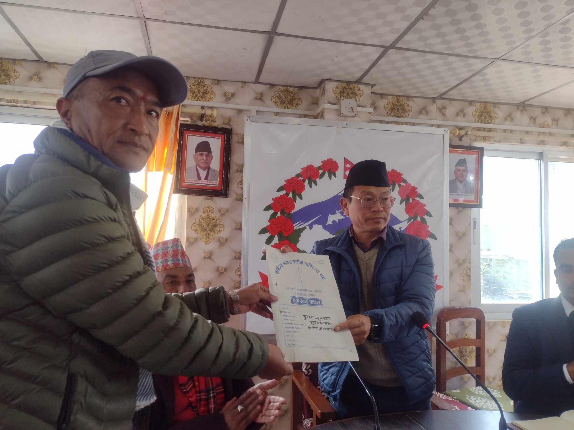कृषिउपजले बजार नपाउँदा किसान समस्यामा