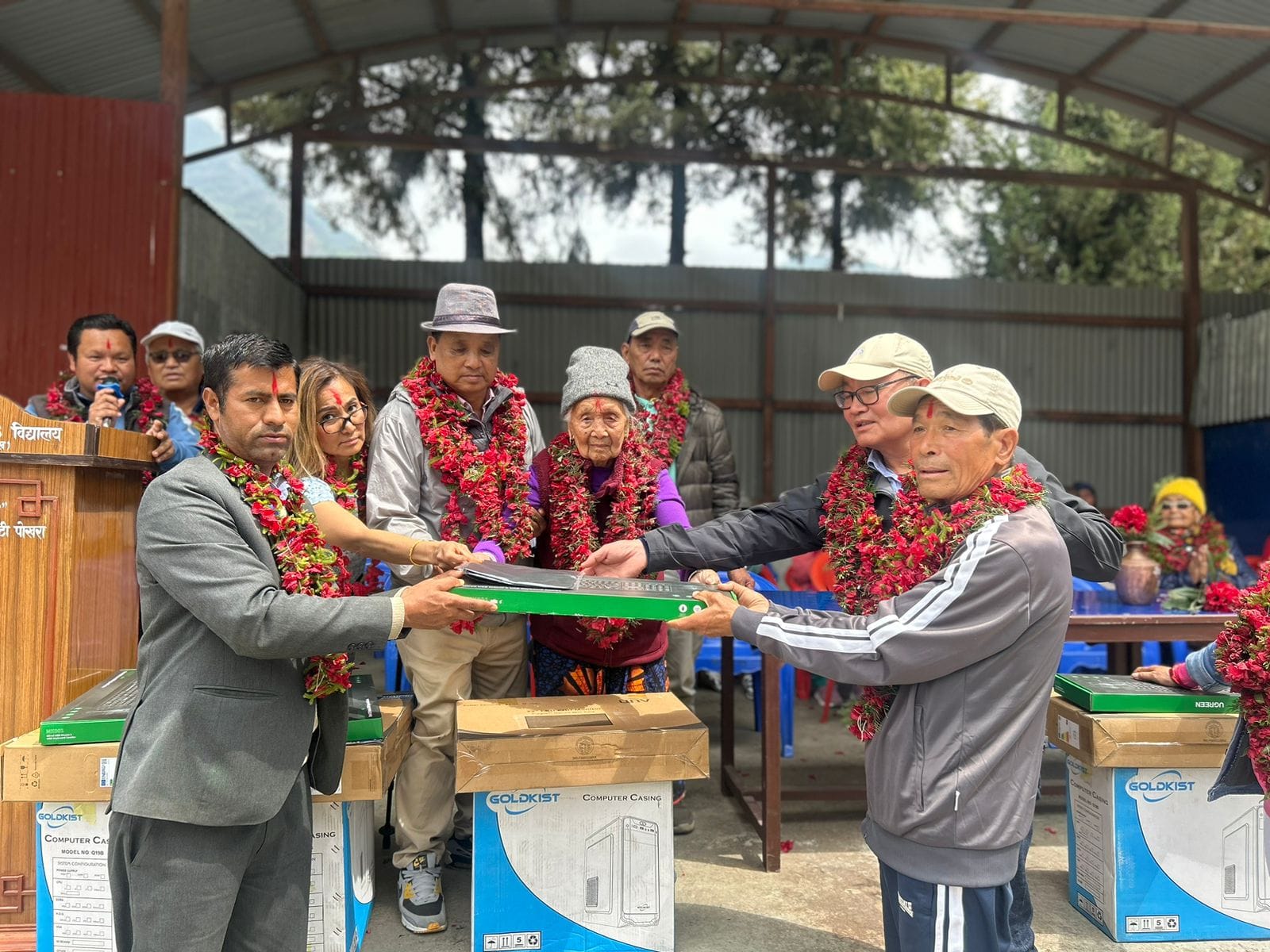 कम्प्युटर विज्ञान पढाउन प्रवासीको सहयोग
