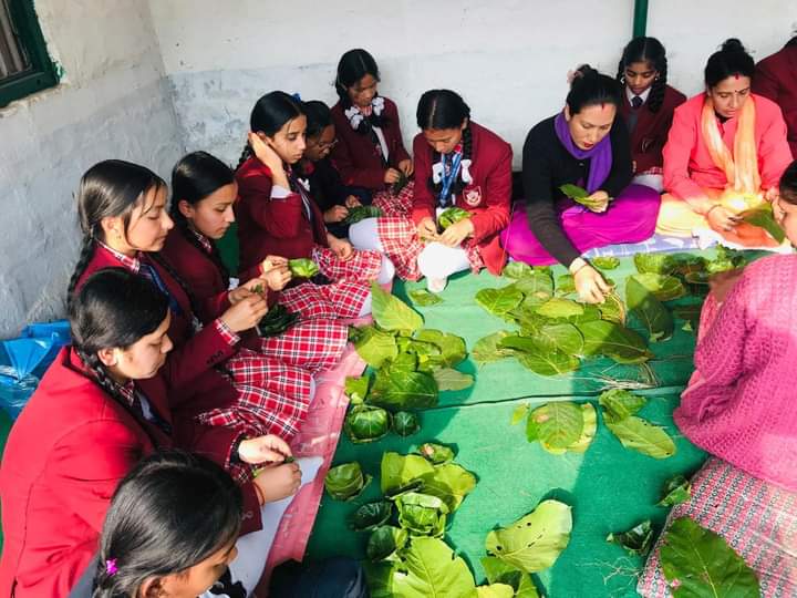 जब शिक्षक पात र सिन्का बोकेर कक्षाकोठामा पसे  !