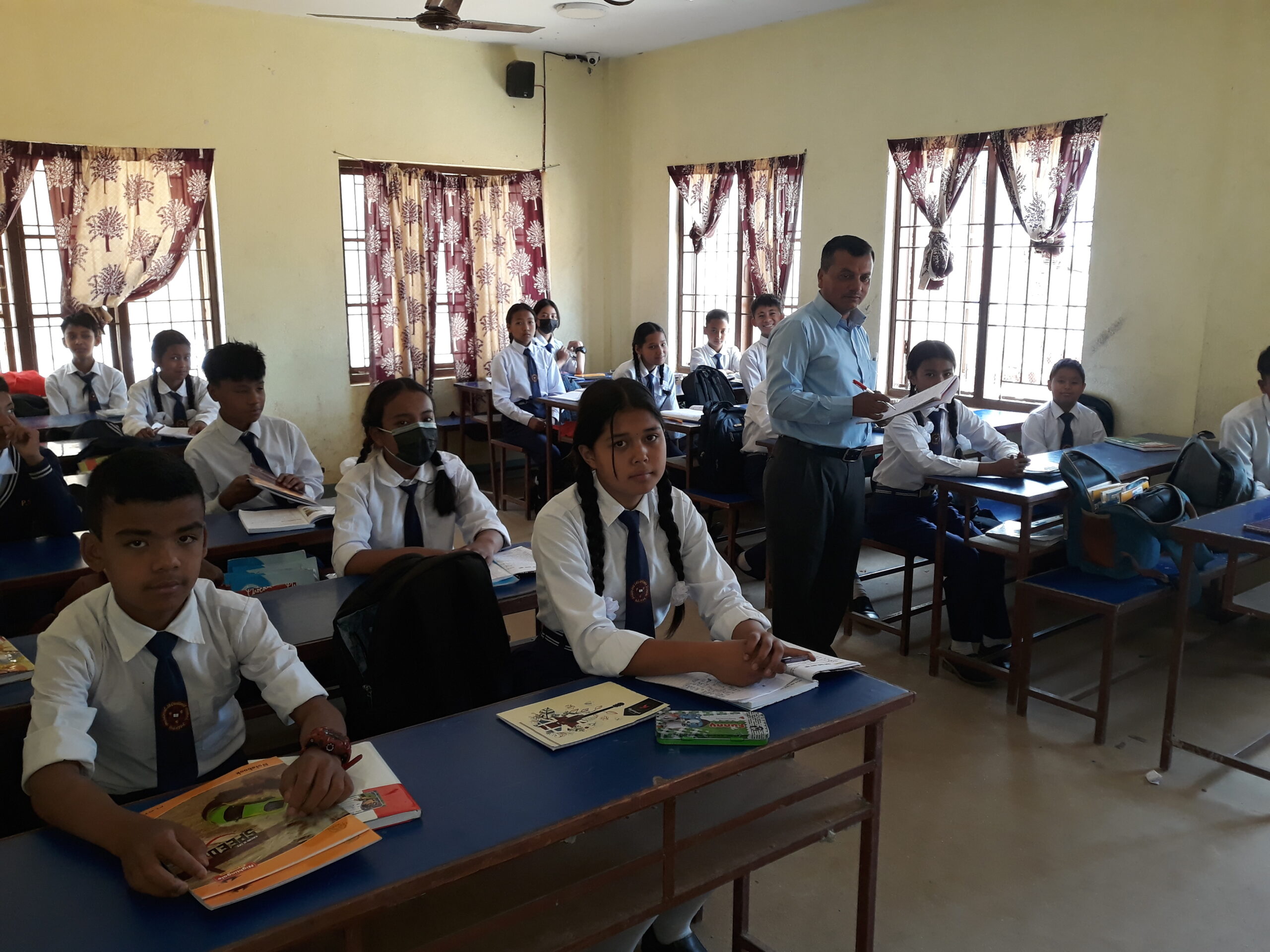 बोर्डिङमा भन्दा सामुदायिक विद्यालयमा आकर्षण