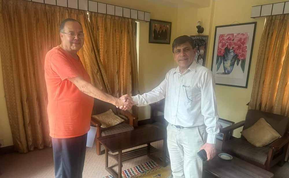झलनाथ खनाल र घनश्याम भुषाल मिले, के माधव नेपाललाई पराजित गर्न सक्छन् ?