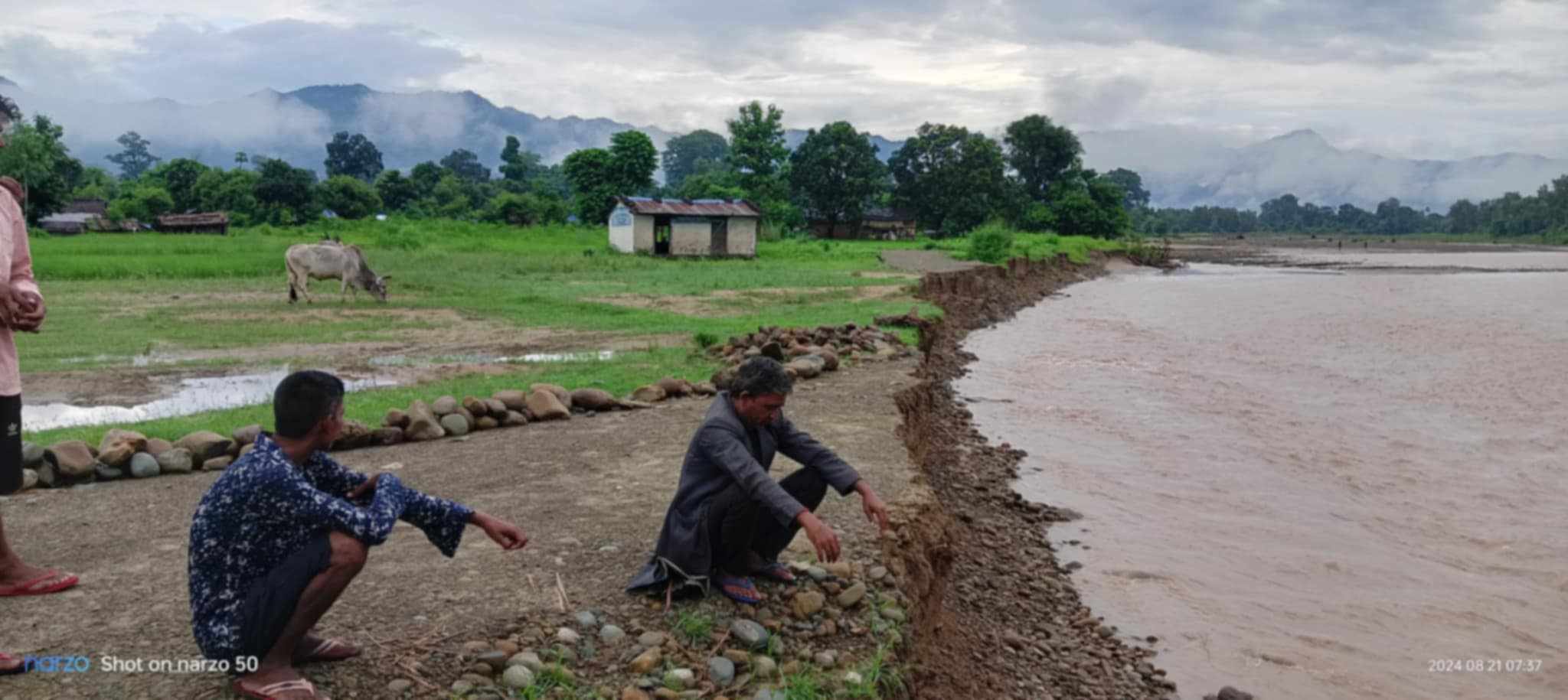 चौधर नदीले सार्की टोल संकटमा  चुनावमा जनताका घर पुग्ने  नेता जनप्रतिनिधी अहिले मलतब छैन !