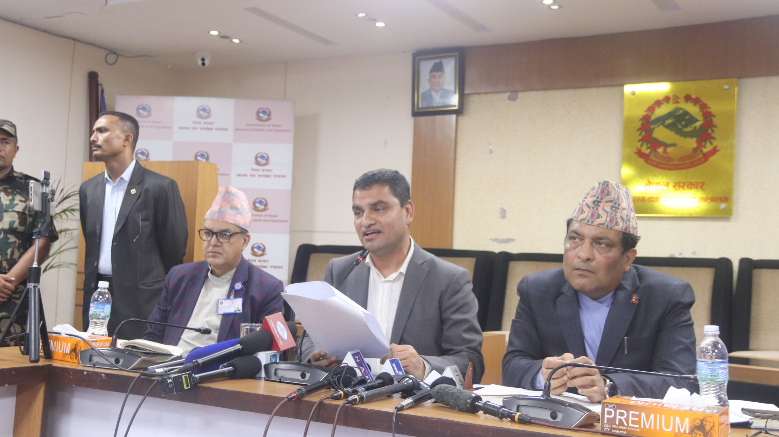 श्वास्थ्य बीमाको रकम कम्तीमा पाँच लाख पुर्याउने श्वास्थ्यमन्त्री पौडेलको घोषणा