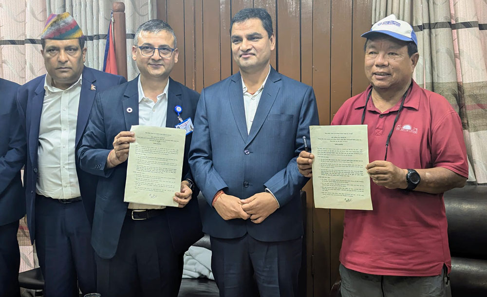 १७ वटा अस्पतालको बिग्रिएको उपकरण मर्मतको जिमा डा. महाबीर पुनलाई