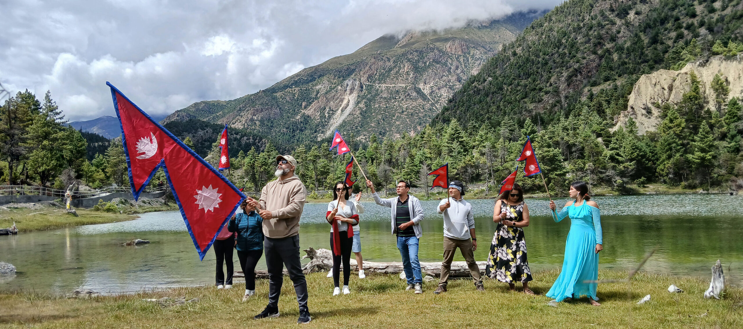 ग्रिनलेकमा राष्ट्रिय झण्डा फराइँदै !
