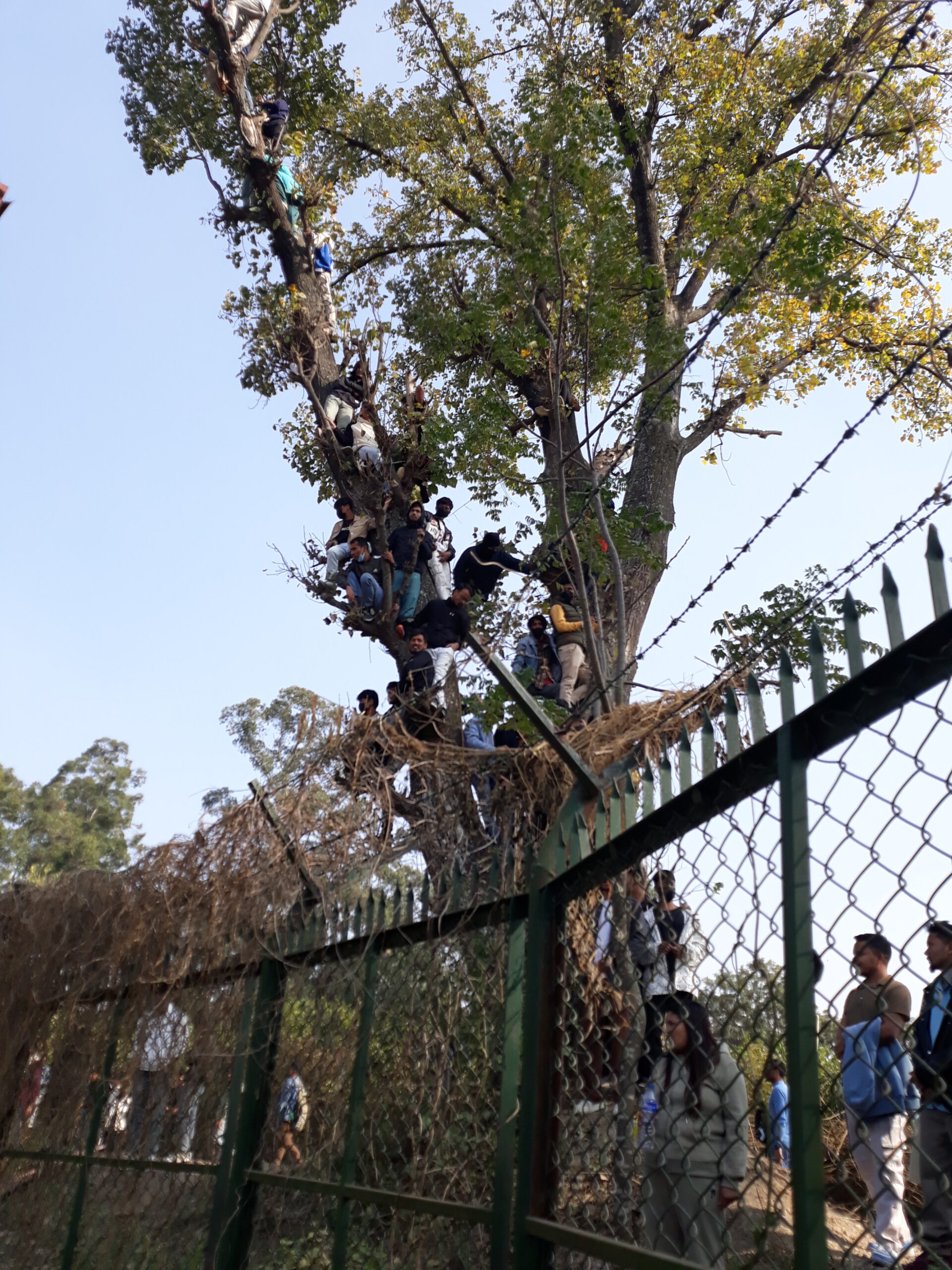 एनपिएलका आयोजकप्रति दर्शकहरू रुष्ट, टिकट लिएका दर्शक प्रवेशमा समेत समस्या