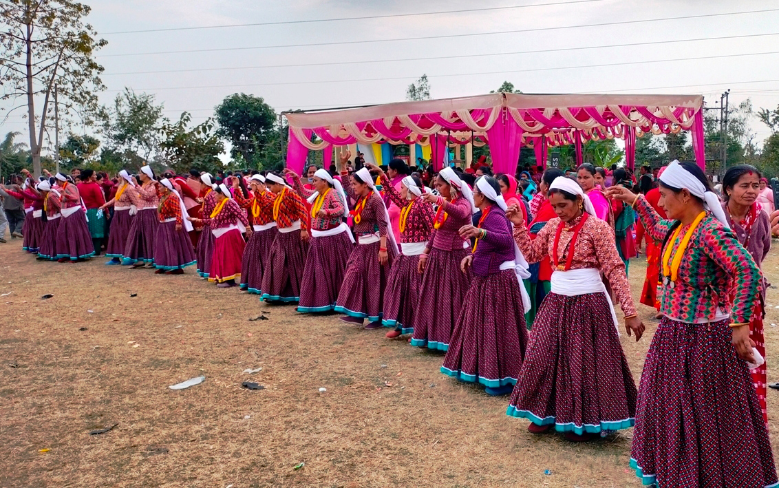 डोटेली पहिरनमा नृत्य प्रस्तुत !