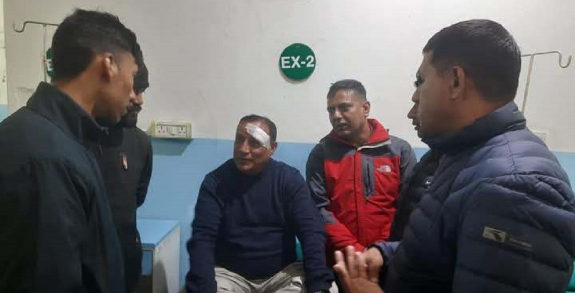 कोशीका पूर्व मुख्यमन्त्री उद्धव थापामाथि कुटपिट