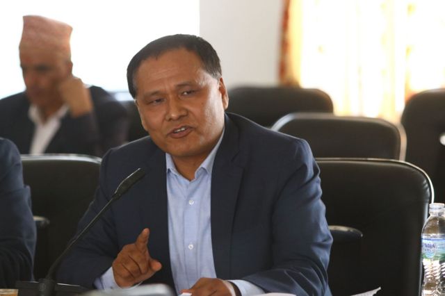 कुलमानः सरकारले बक्यौता नउठाई बिजुली जोड भन्यो, बक्यौता उठाएनौ भनेर हटायो