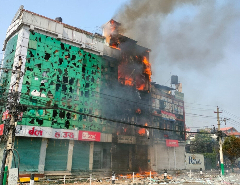 राजावादीले तीनकुनेस्थित घरमा आगो लगाउँदा लाइभ गर्न पुगेका पत्रकारको जलेर मृत्यु