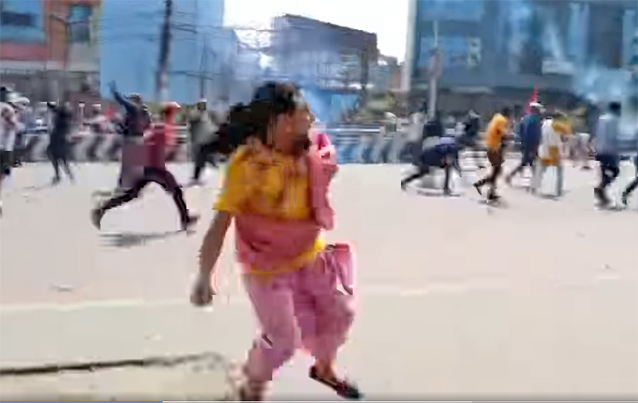 तिनकुनेमा बिध्वंश मच्चाउने राजावादीहरु धमाधम पक्राउ, बिहानै धर्मगुरु खतिवडा नियन्त्रणमा, दुर्गा प्रसाईको खोजी तीव्र