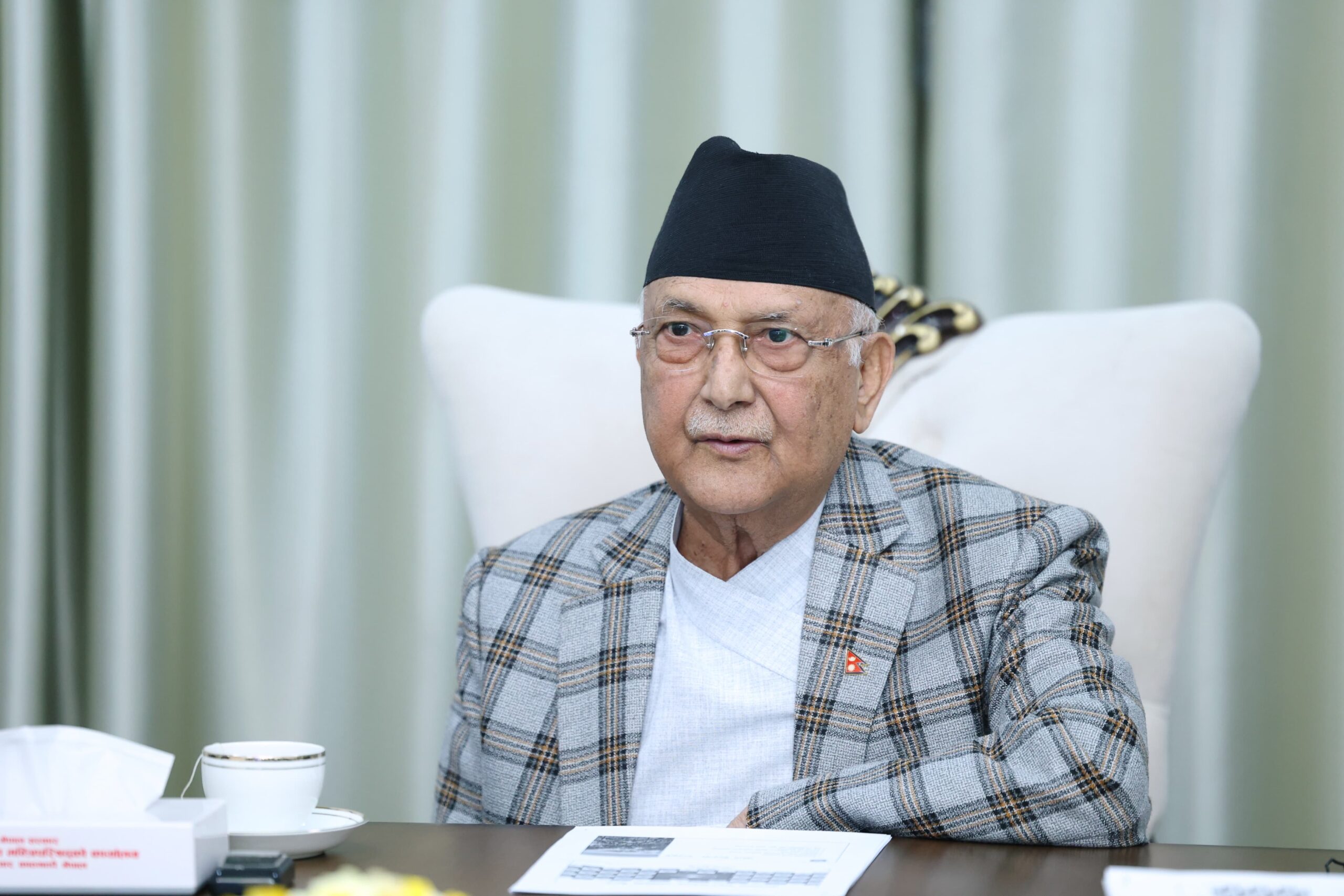शिक्षकहरुले सडकमा बसिरहनु पर्दैन्, संवादबाट सम्बोधन गर्नेछौंः प्रधानमन्त्री