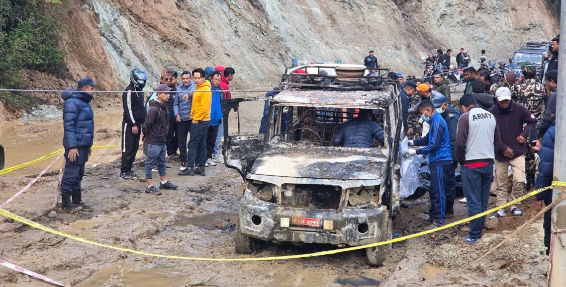 ताप्लेजुङमा बोलेरोमा करेन्ट लागेर आगलागी हुँदा चार जनाको मृत्यु