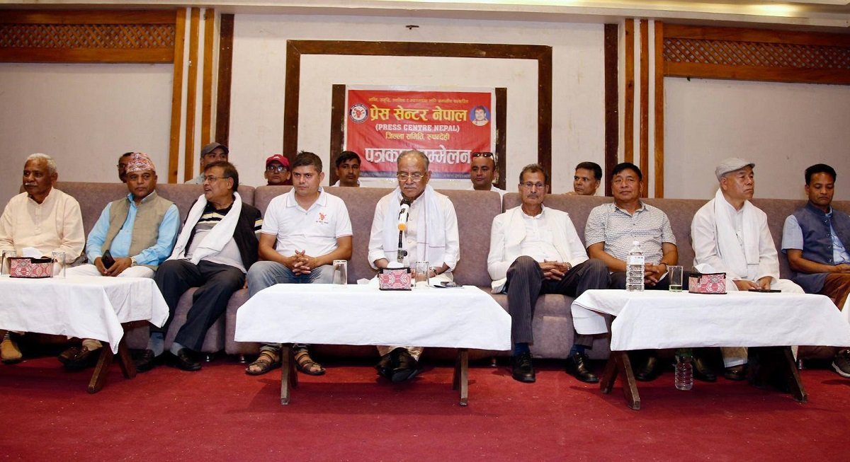 ७१ वर्षको उमेरमा बिहान ५ बजेदेखि बेलुका राति सम्म खटेर हिँड्ने अरु नेता देखाउन प्रचण्डको चूनौती   ( भिडियो सहित )