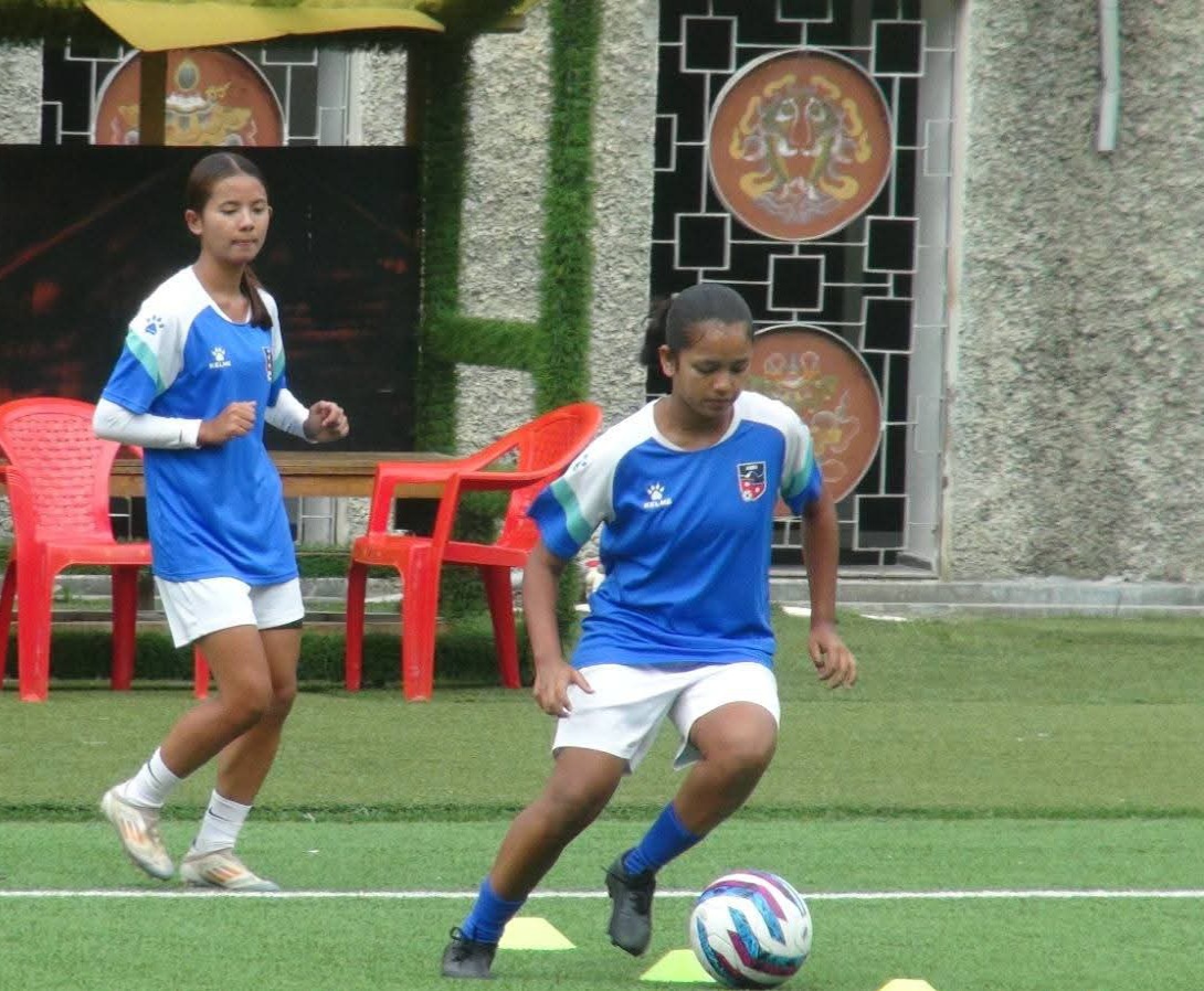 नेपाली महिला टोलीले घरेलु टोली भुटानसँग भिडदै