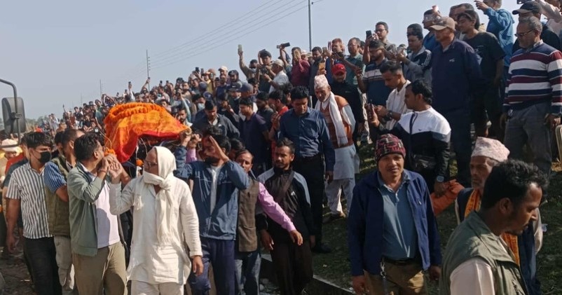 विपीन जोशीको शव यात्रा सहित राष्ट्रिय सम्मानका साथ अन्त्यष्टी