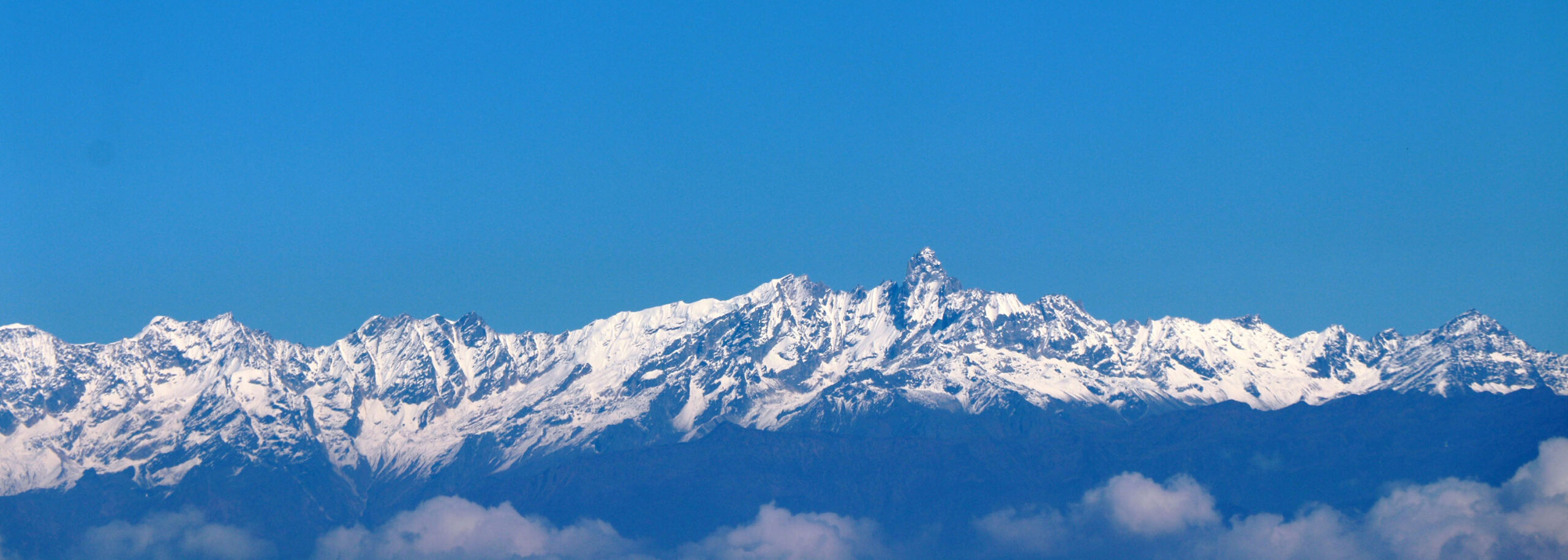 दश हिमाल, सूर्योदय र सूर्यास्त नियाल्न नगरकोटमा पर्यटक
