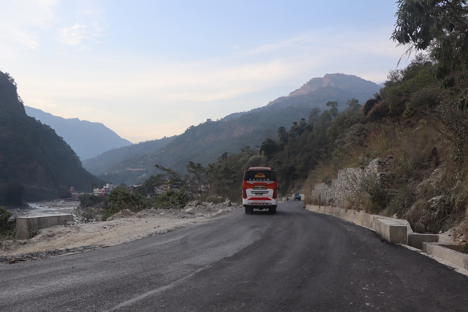 मालढुङ्गा–बेनी सडकः स्तरोन्नतिपछि यात्राअवधि छोटियो
