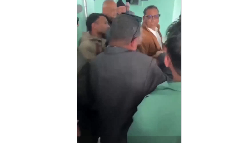 अध्यक्ष ओलीले पद छाड्नु पर्छ भन्दै आएका कर्णमाथि पार्टी कार्यलयमा दुरव्यवहार