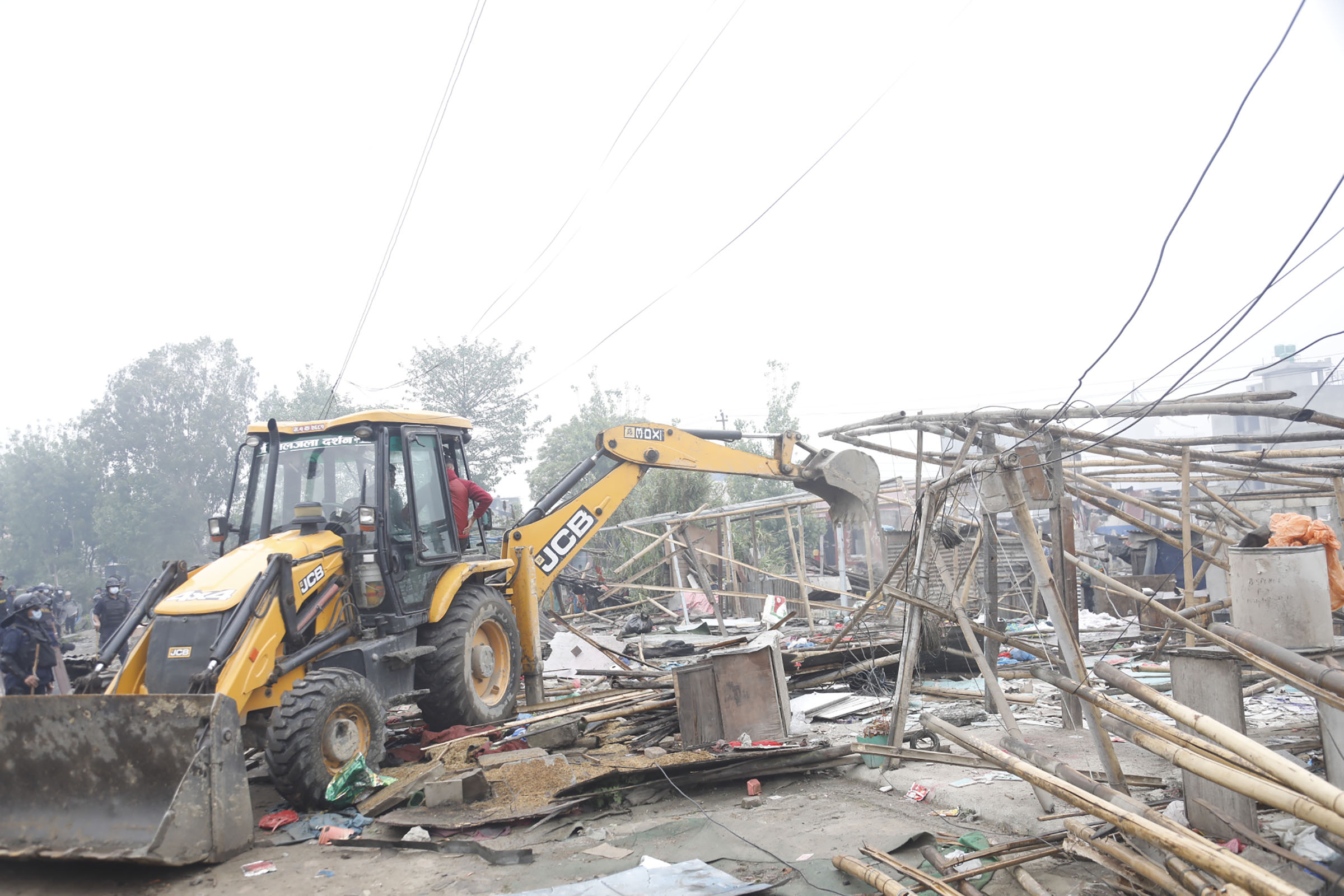 काठमाडौँका नदी किनारा र अतिक्रमित क्षेत्रका घरटहरा भोलि साँझसम्म खाली गर्न प्रशासनको अल्टिमेटम