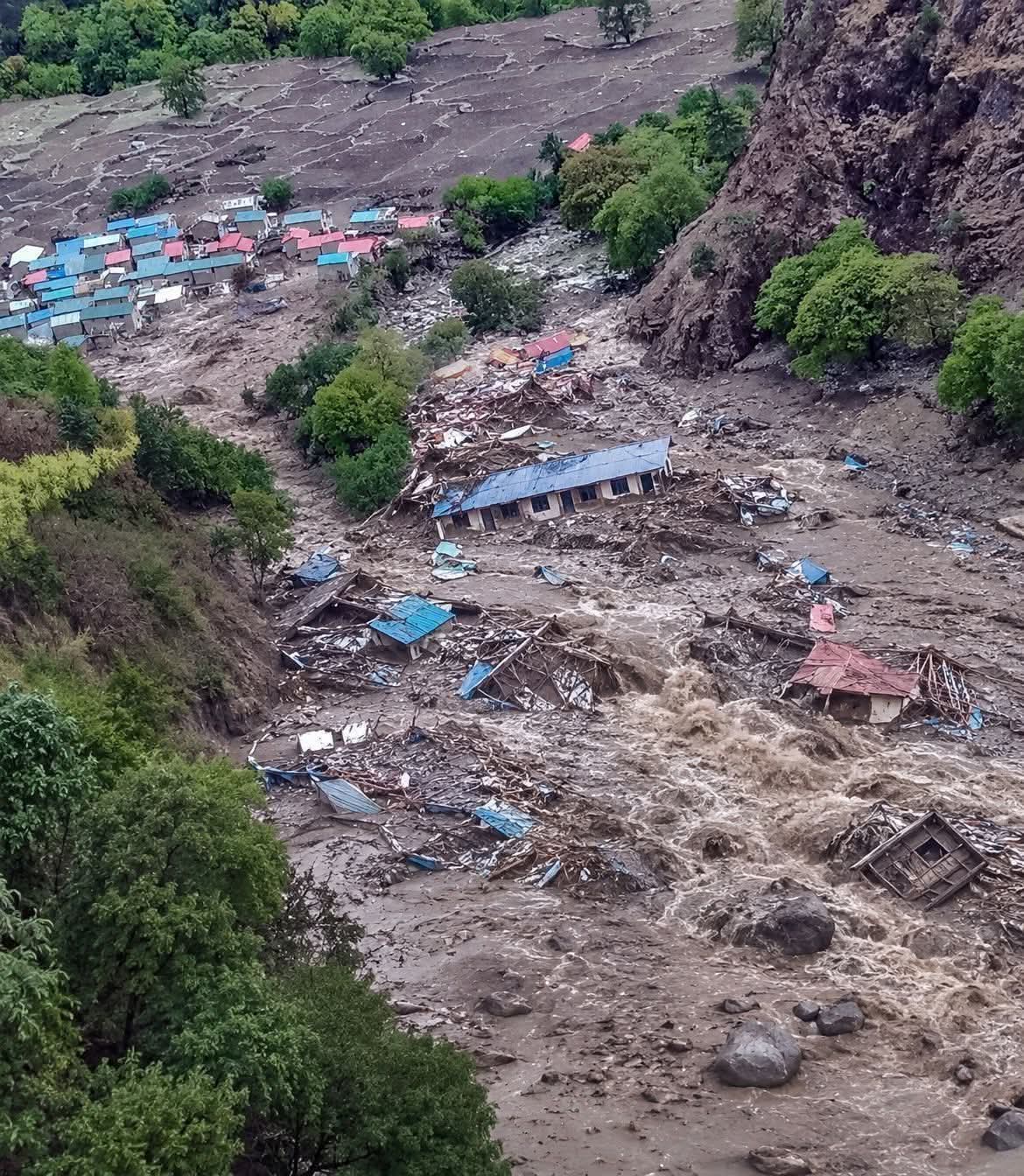 हुम्लाको नेप्का गाउँमा पहिराले विद्यालय भवन बगायो
