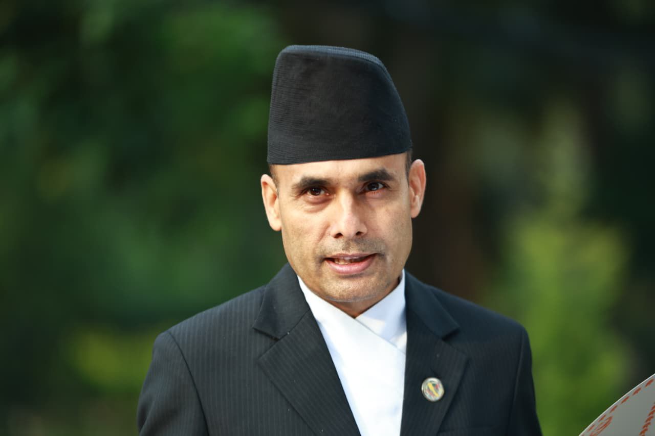करार सेवामा वैधानिक प्रक्रियाबाट मात्रै कर्मचारी राख्न सञ्चारमन्त्री डा तिमिल्सिनाको निर्देशन