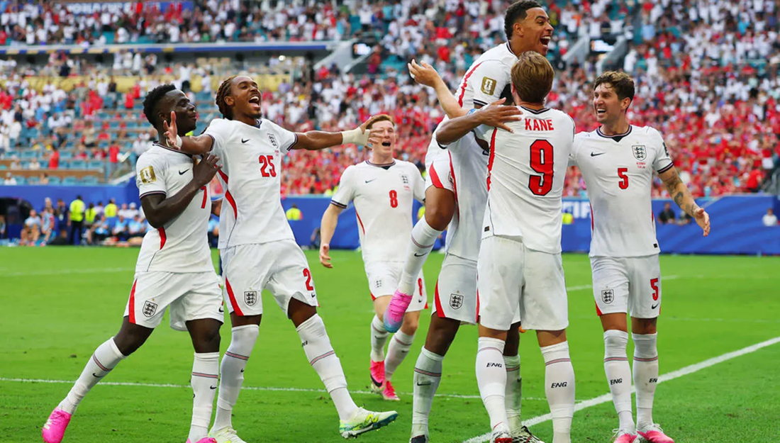 इङल्यान्ड विश्वकपको सेमिफाइनलमा