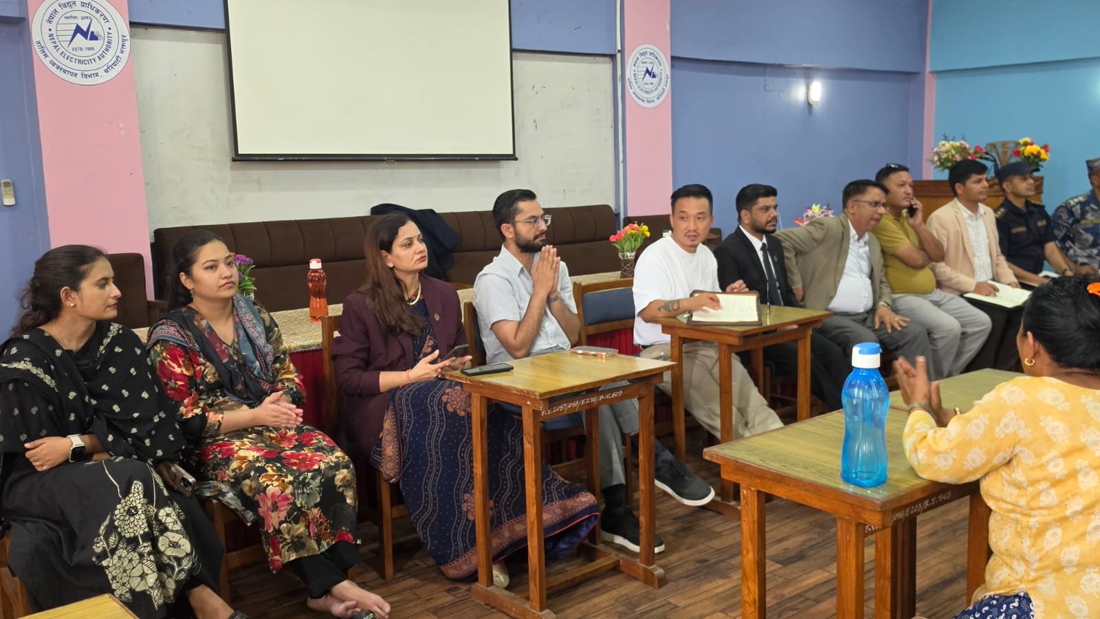 गृहमन्त्रीसहित मन्त्रीहरू होल्डिङ सेन्टरको अवलोकनमा