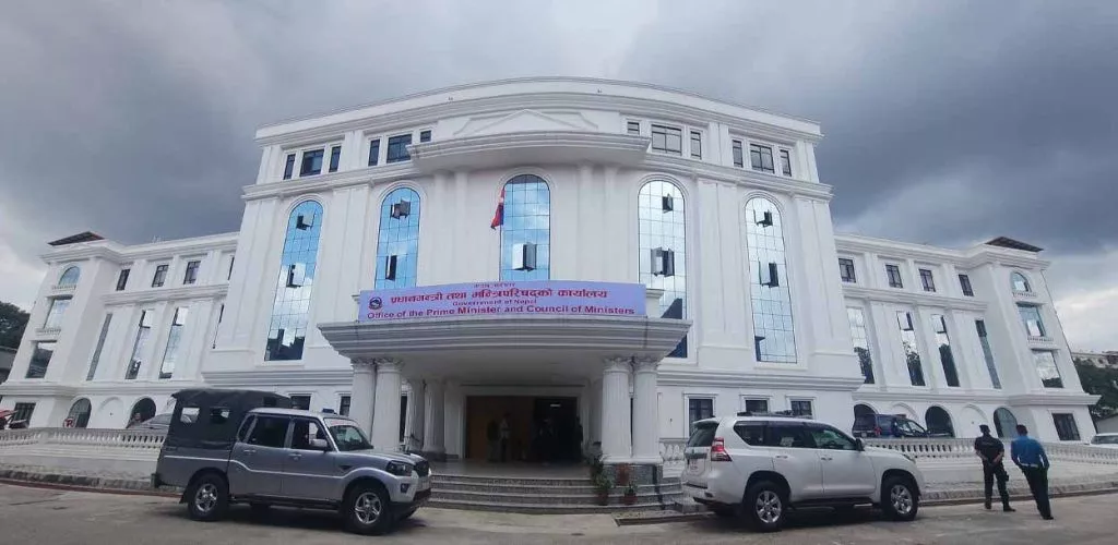 थप छानबिनका लागि टेलिभिजनको स्याटेलाइट ब्याण्डविथ खरिद अध्ययन प्रतिवेदन प्रधानमन्त्री कार्यालय र अख्तियारमा