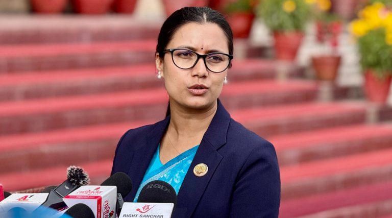 सरकारले पूर्वाधार निर्माण क्षेत्रमा देखिएका गाँठो फुकाउने प्रयास गरेको छ : मन्त्री गौतम
