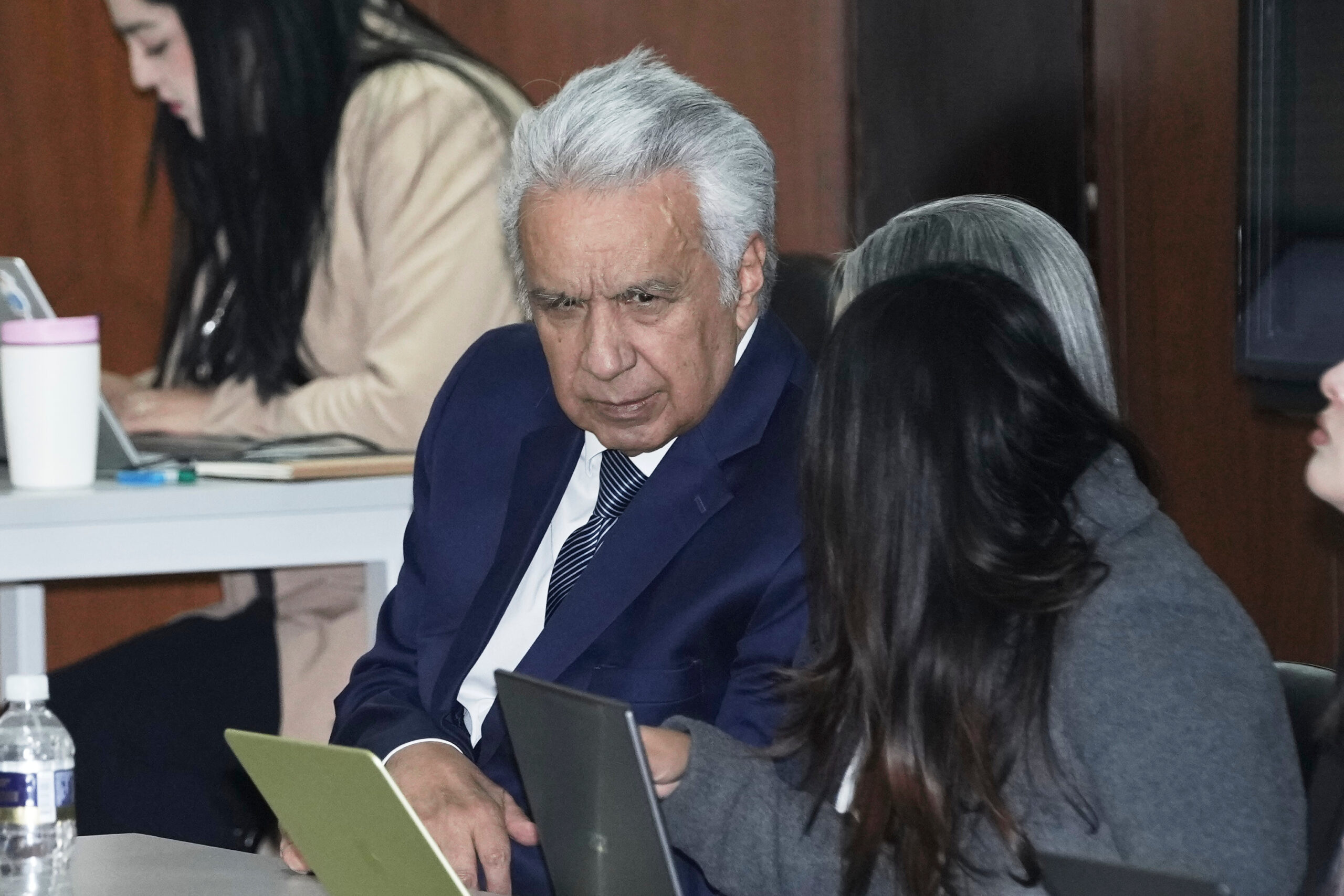 भ्रष्टाचारको आरोपमा इक्वेडरका पूर्वराष्ट्रपति लेनिन मोरेनोलाई पाँच वर्षको जेल सजाय