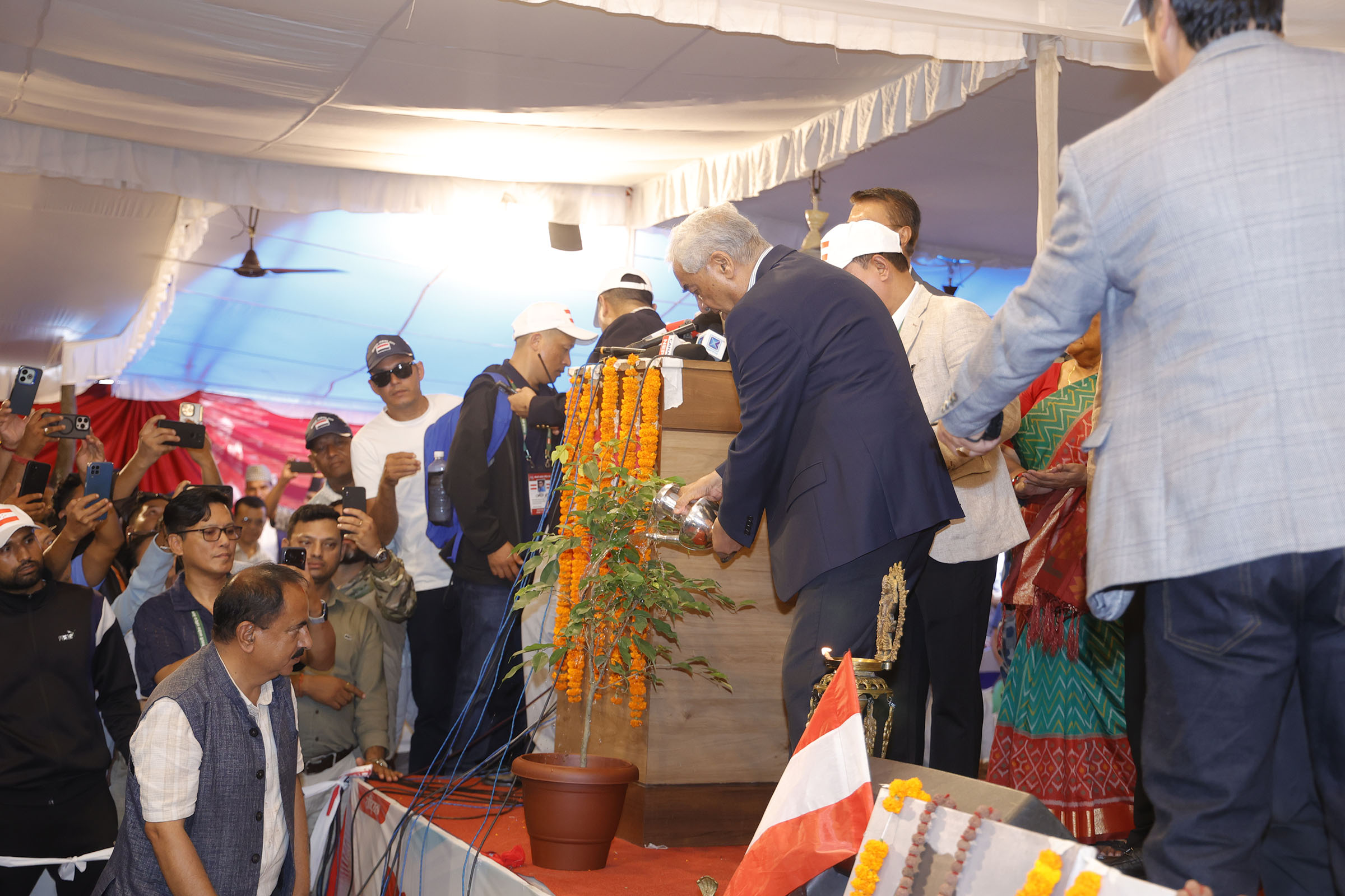 लोकतन्त्र सुदृढ बनाउन कांग्रेस एकजुट हुनुपर्नेमा नेताहरूको जोड