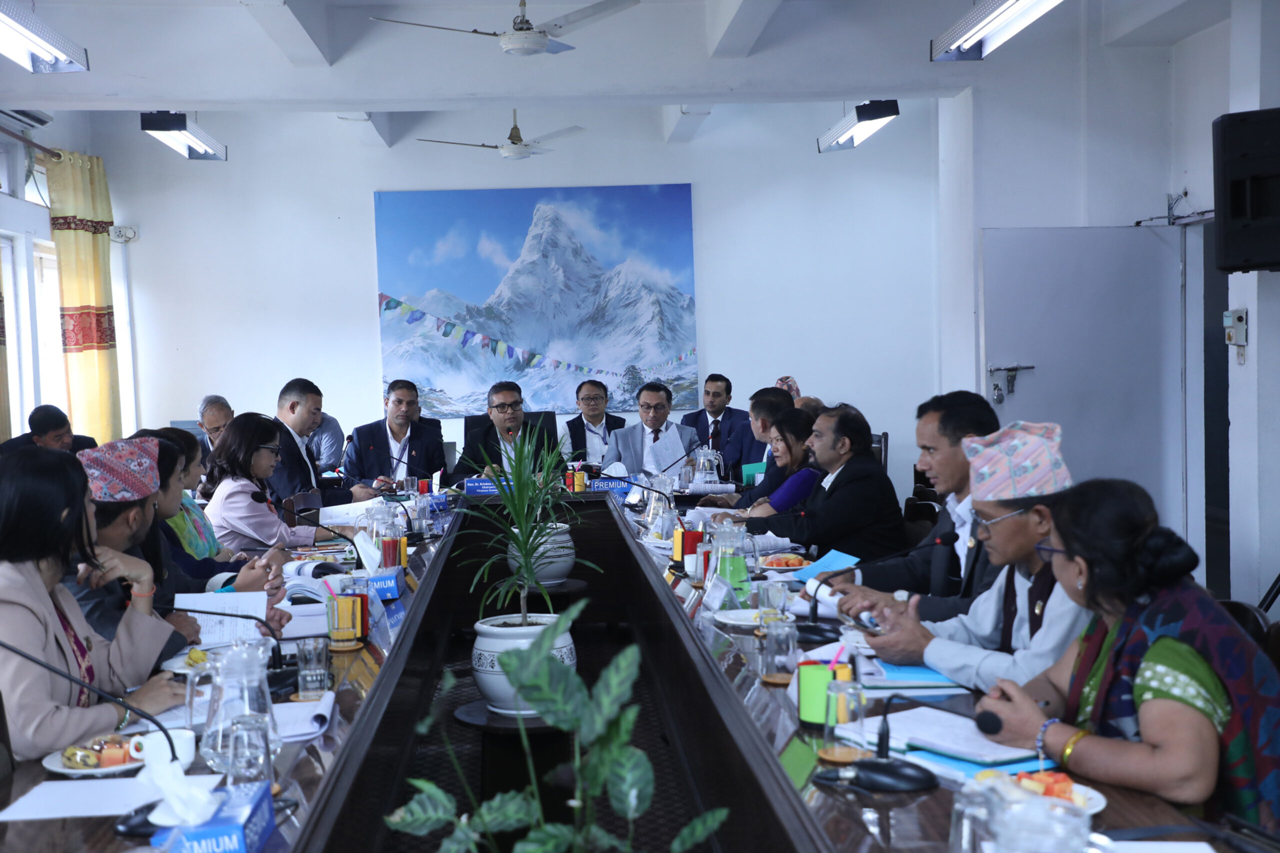 राष्ट्र बैंकलाई थप सक्रिय र उत्तरदायी बनाउन ऐन संशोधन आवश्यकः अर्थमन्त्री डा वाग्ले