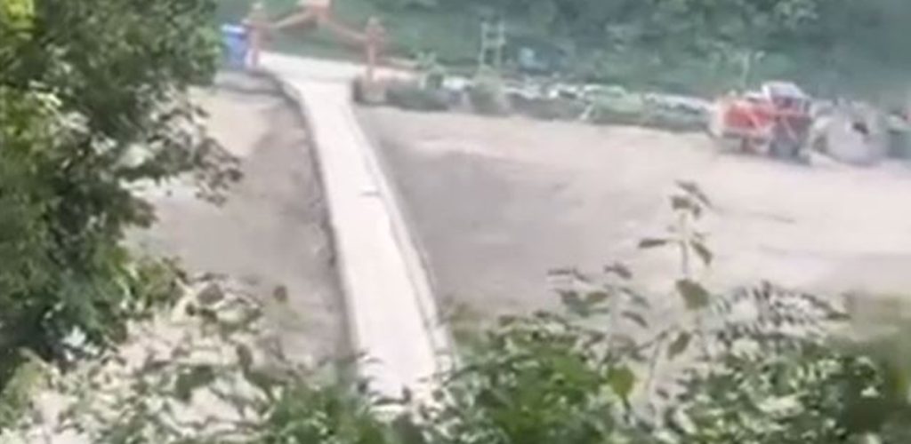 गोरखामा आठ शव फेला, बाढीले दुई झोलुङ्गे पुल बगायो