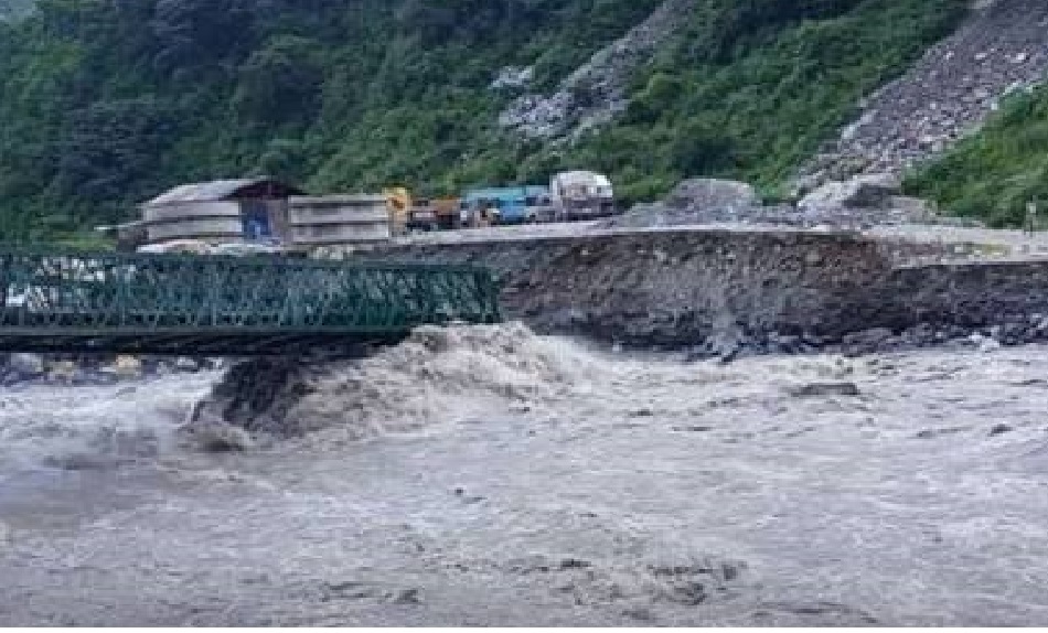 बाढीपीडितका लागि एक लाख सहयोग