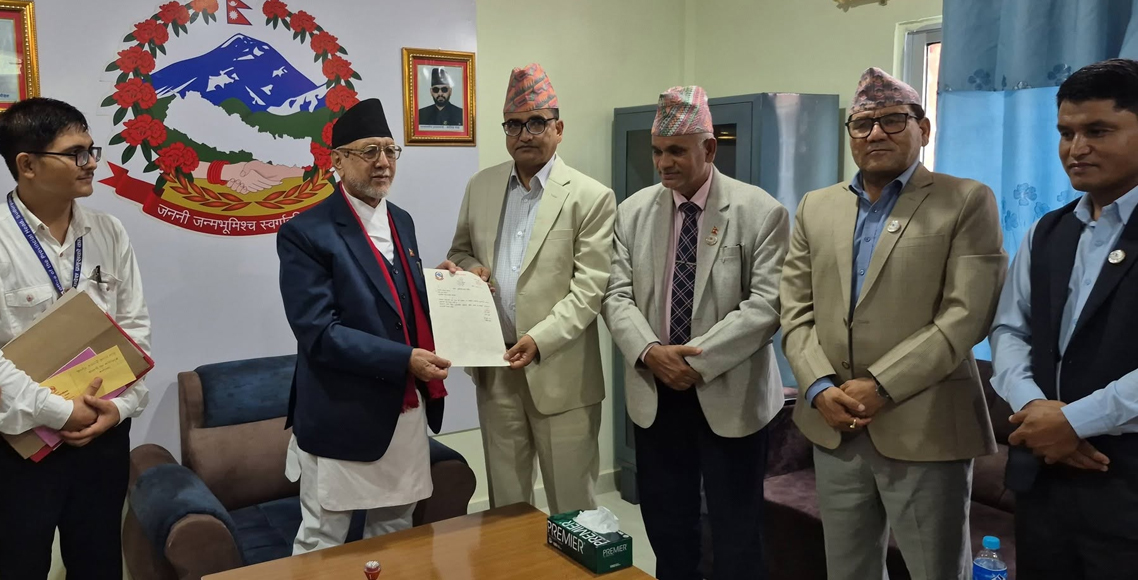 सुदूरपश्चिमका मुख्यमन्त्री खगराज भट्टद्वारा आज विश्वासको मत लिदै