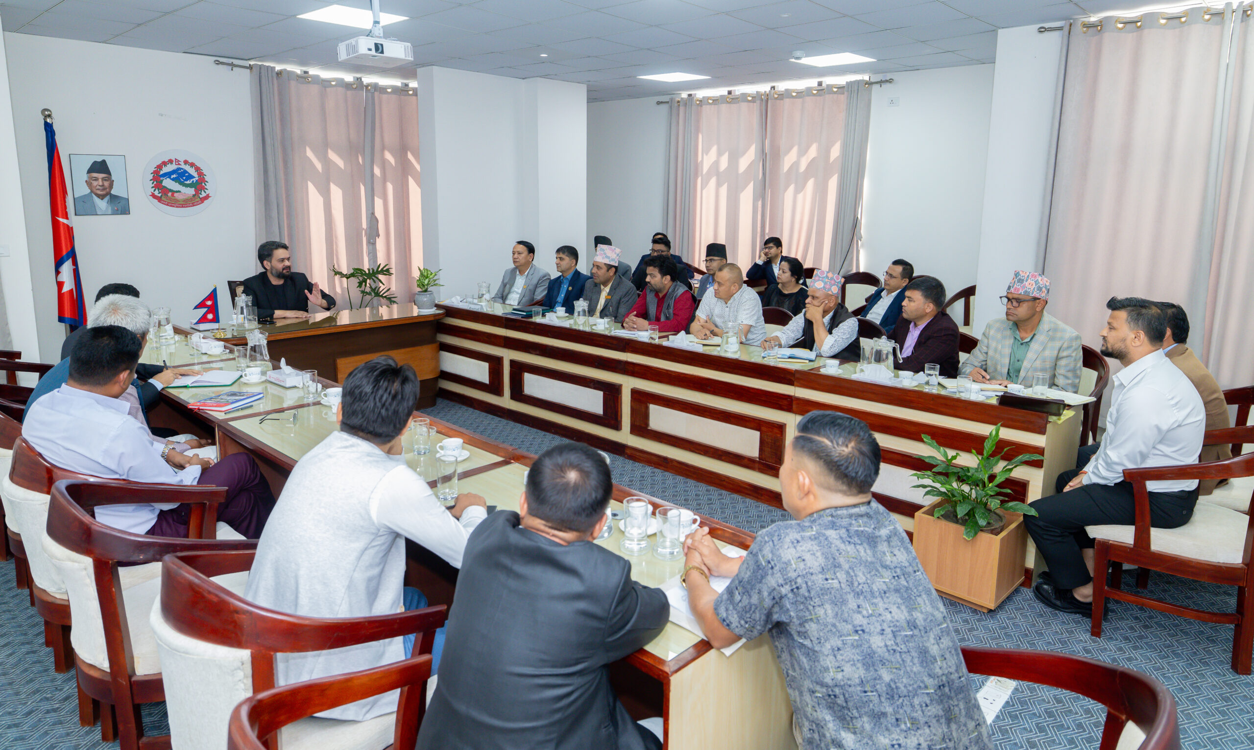 स्थानीय तहका जनप्रतिनिधिले प्रधानमन्त्रीसँग भन्नुभयो – विपद्मा सङ्घीय सरकारको दरिलो साथ-सहयोग पायौँ