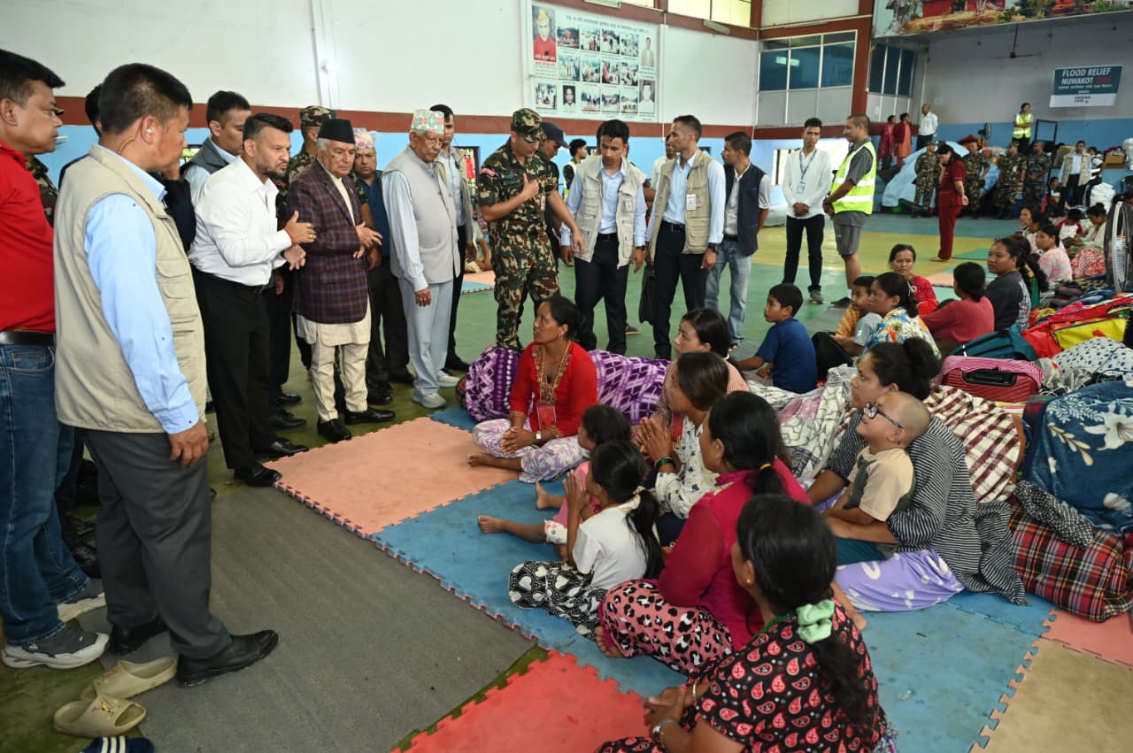 राष्ट्रपतिद्वारा बाढी प्रभावित क्षेत्र नुवाकोटको अवलोकन