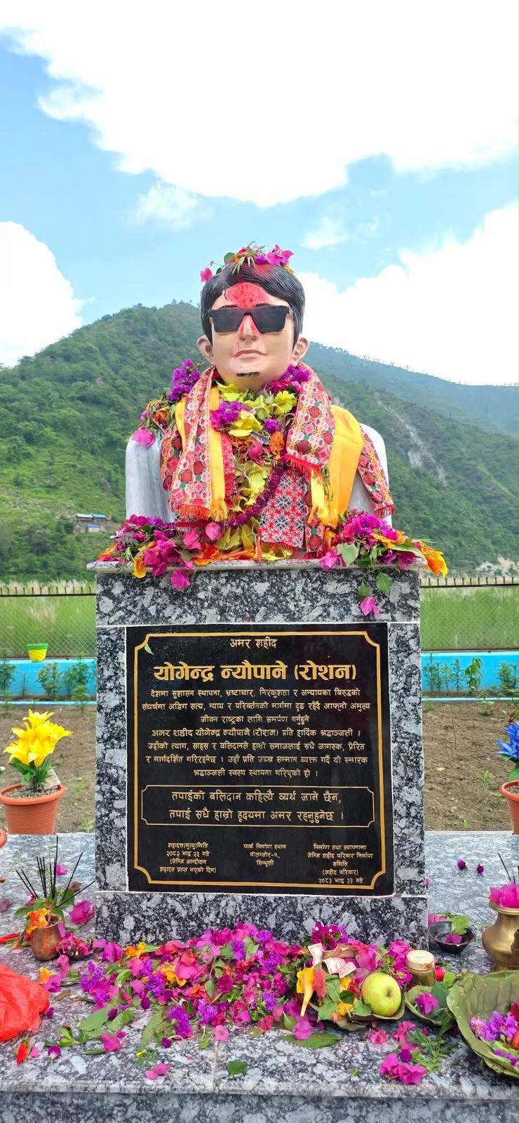 जेनजी सहिद योगेन्द्रको च्याकुटारमा शालिक अनावरण
