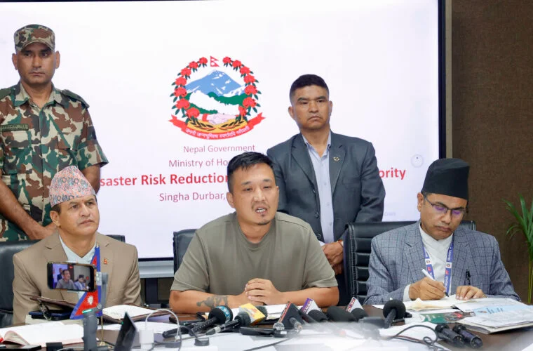 भोटेकोशी बाढीबारे गृहमन्त्रीको बिफ्रिङः ‘राज्य आफ्नो जिम्मेवारीबाट पछि हट्ने छैन’