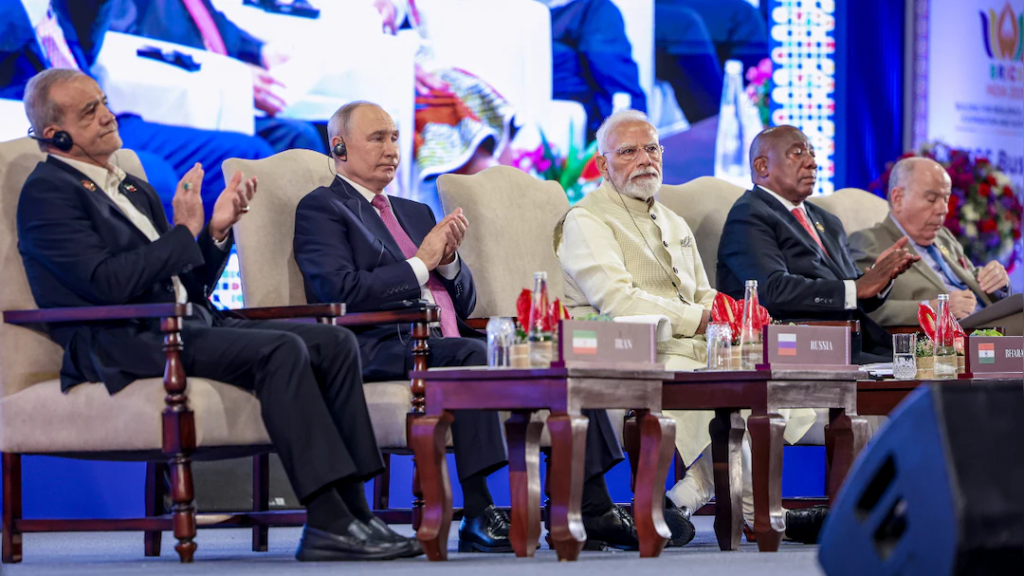 दिल्लीमा ब्रिक्स सम्मेलनको अवसरमा सि, पुटिन र मोदीबीच भेटवार्ता हुँदै
